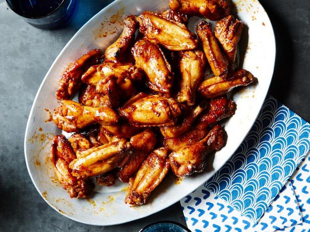 Лучшие рецепты куриных крыльев, запеченных в духовке