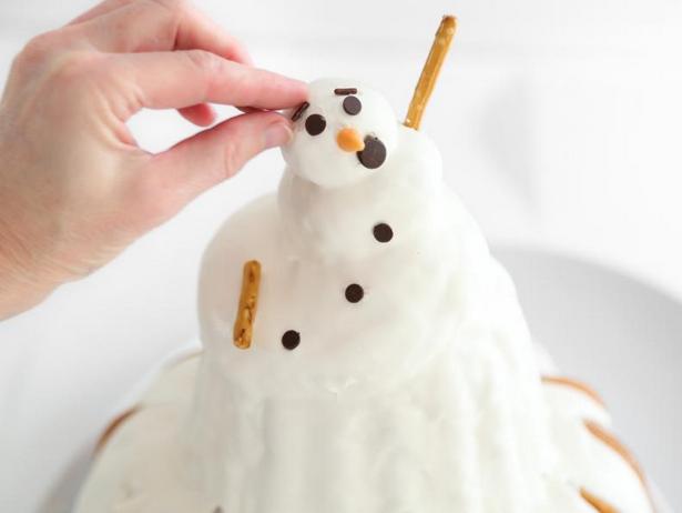Новогодний торт «Снеговик»